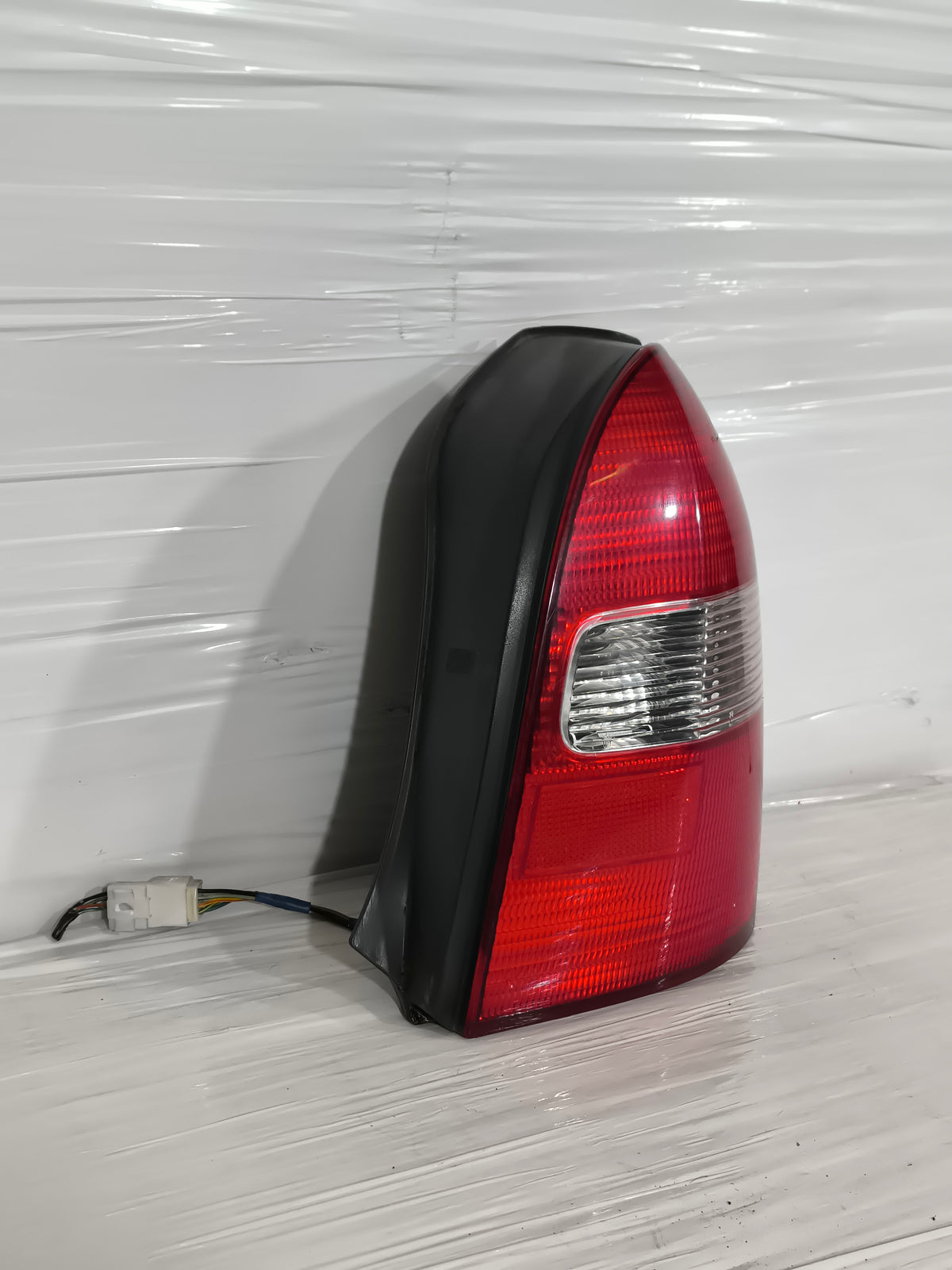 Fanale posteriore dx Mazda 323 Hatchback anno 1998-2000 5 p ecoAG9850