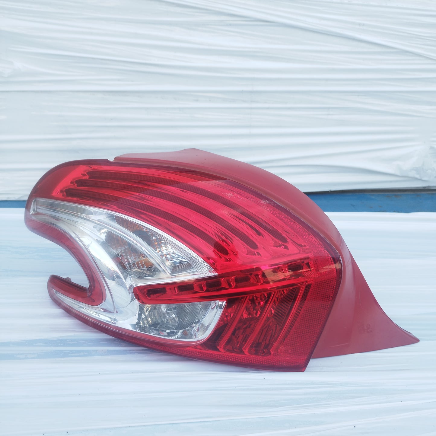 Fanale posteriore sx Peugeot 208 2014 cod: 9672628280-02 ecoDM198