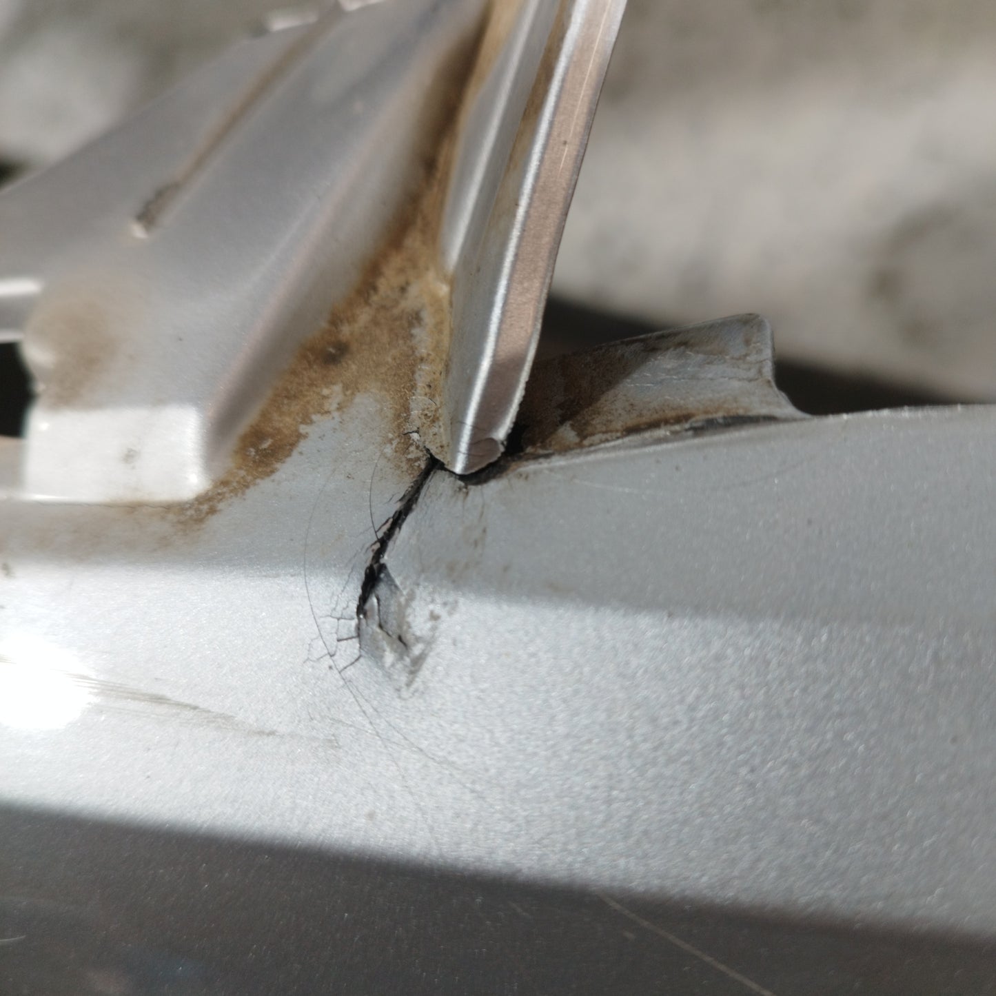 Front bumper silver grey Renault Clio 2007 ecoAC8336