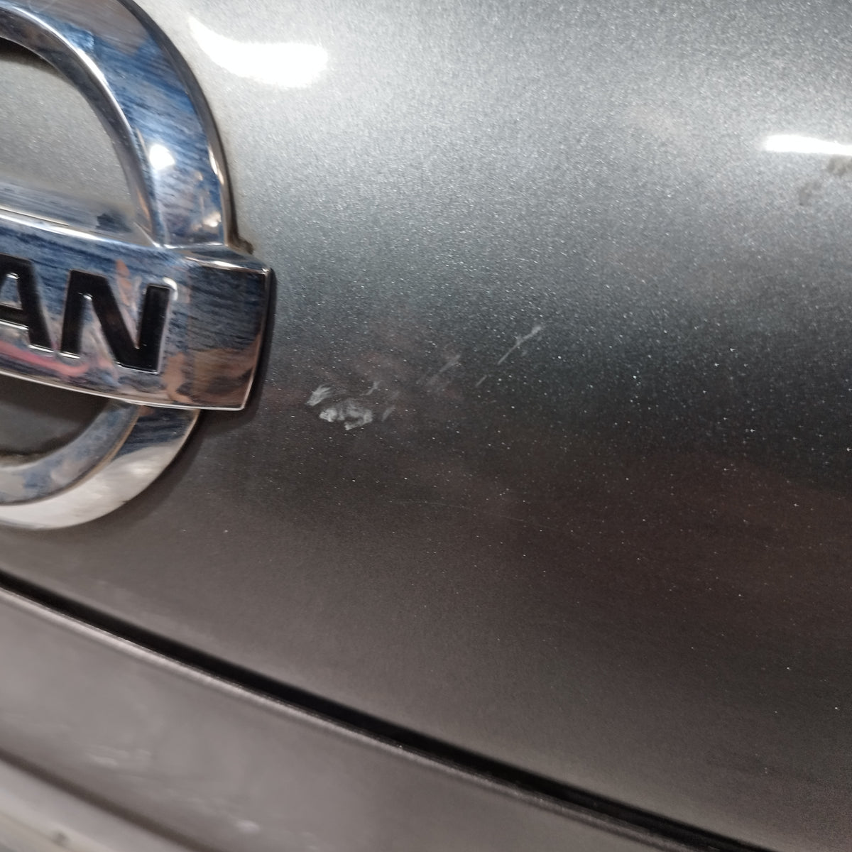 Portellone grigio scuro Nissan Qashqai+2 (J10 / JJ10) 2010-2013 Restyling ecoAC16937