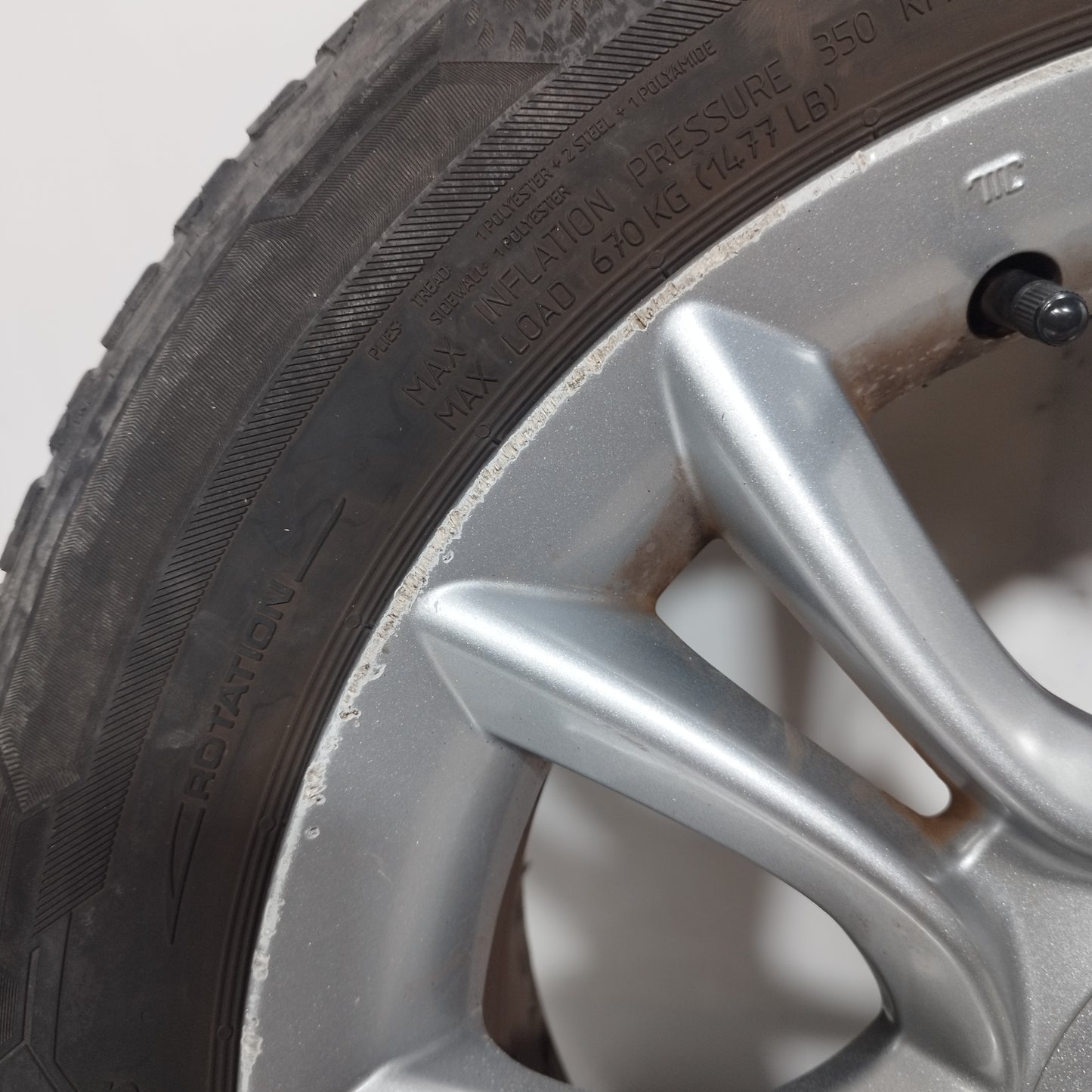 Cerchi in lega completi di gomme Lancia Delta 2011 ecoAC12231