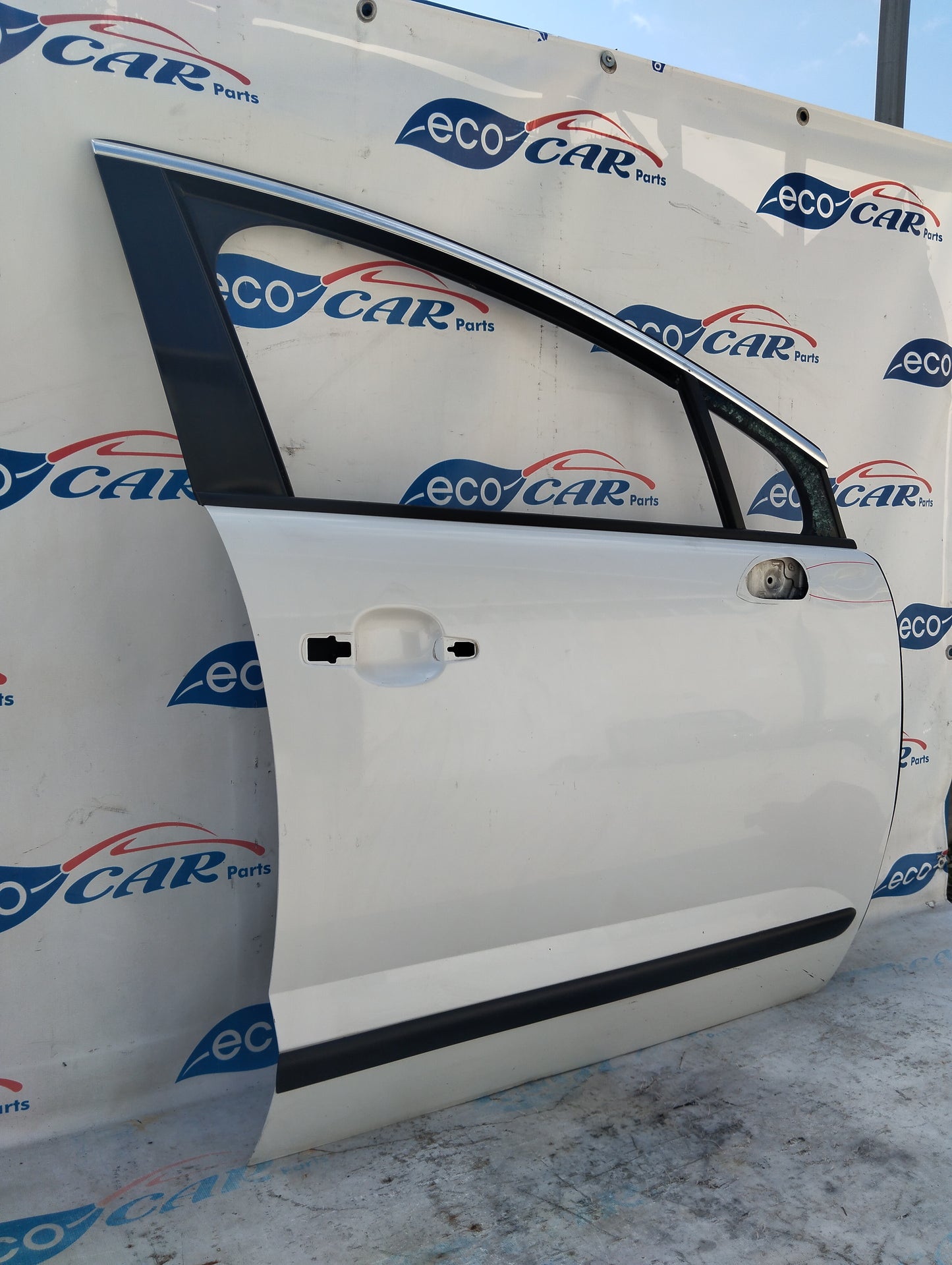 Weiße vordere rechte Tür Peugeot 3008 ecoAG5686