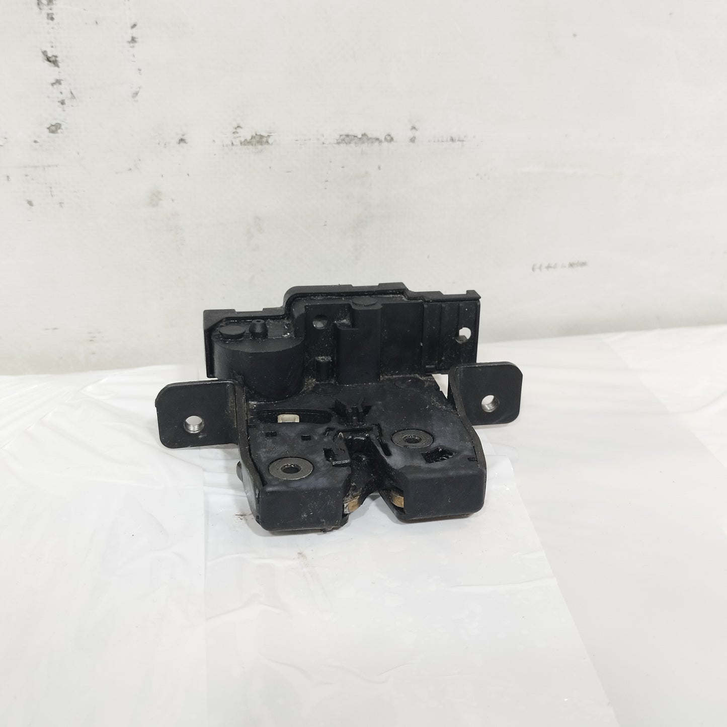 Serratura portellone Nissan Micra K12 2003-2010 cod: 90502AV720 ecoAC16388