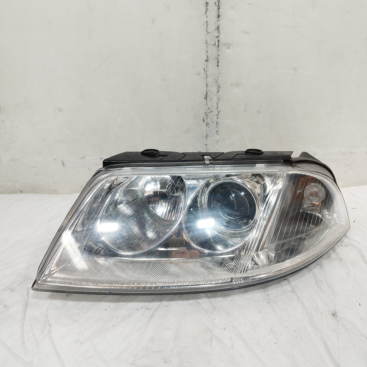 Fanale anteriore sx Volkswagen Passat B5.5 2001-2005 DEPO cod: 10R-031542 ecoAC16720