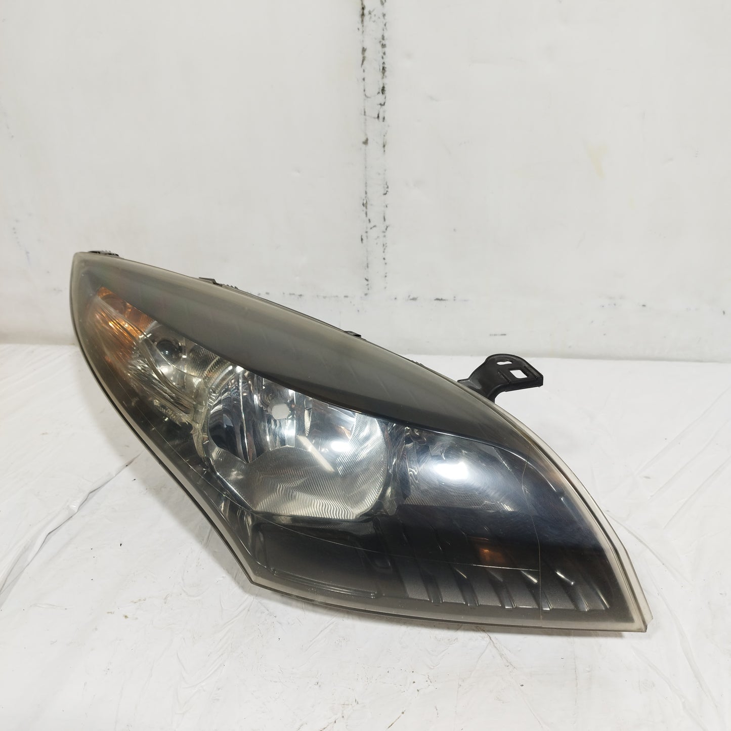Fanale anteriore dx Renault Megane 2011 cod: 030124420400 ecoAC15104