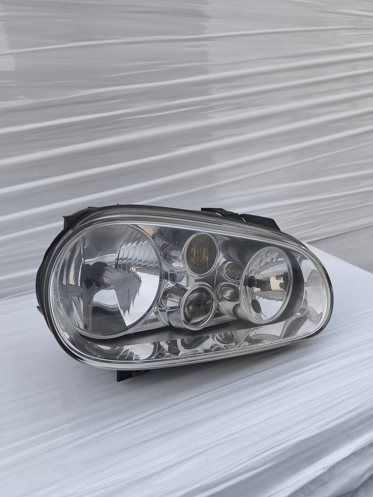 Fanale anteriore dx Volkswagen Golf 4 ecoAG7919