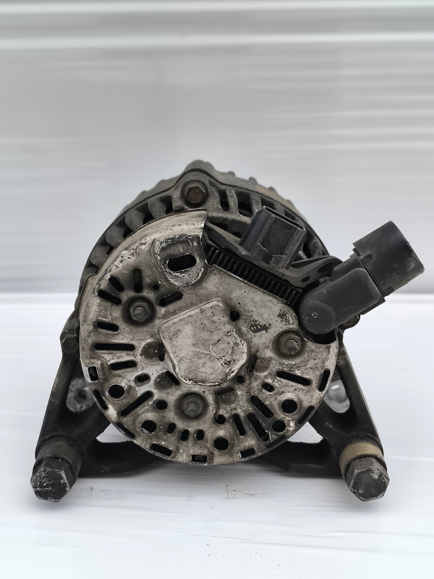 Alternatore Ford Fiesta 1.4 TDCI anno 2007 modello con 3 PIN cod: 2S6T-AA ecoAG7881