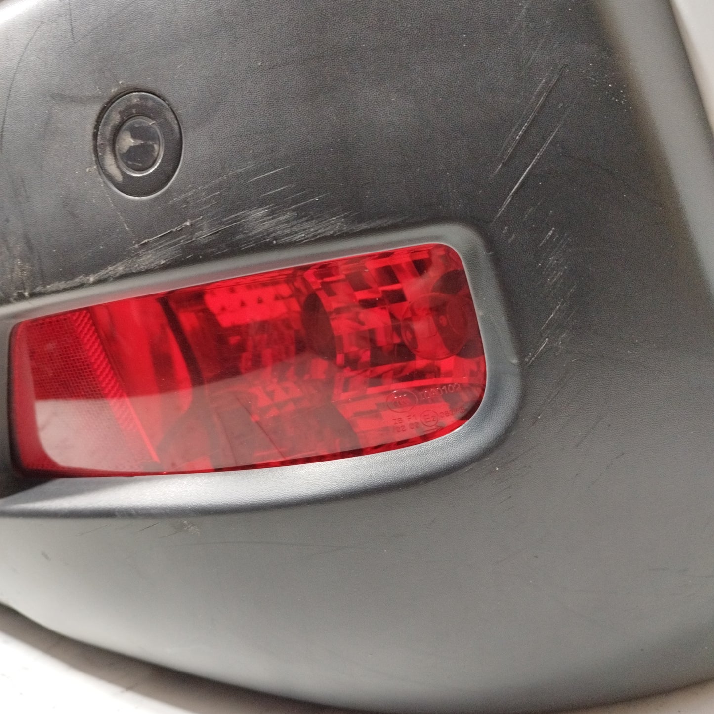 Pearl White Rear Bumper Peugeot 3008 2011 ecoAC9583