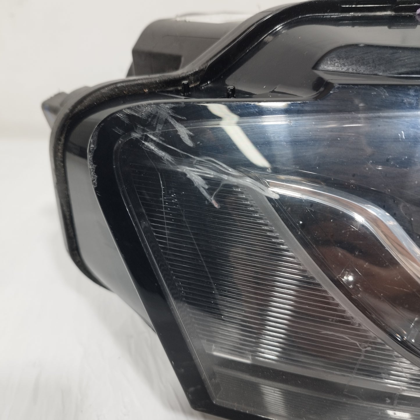 Fanale anteriore dx Audi A4 2010 Xenon Cod: 0301240272 ecoAC12875