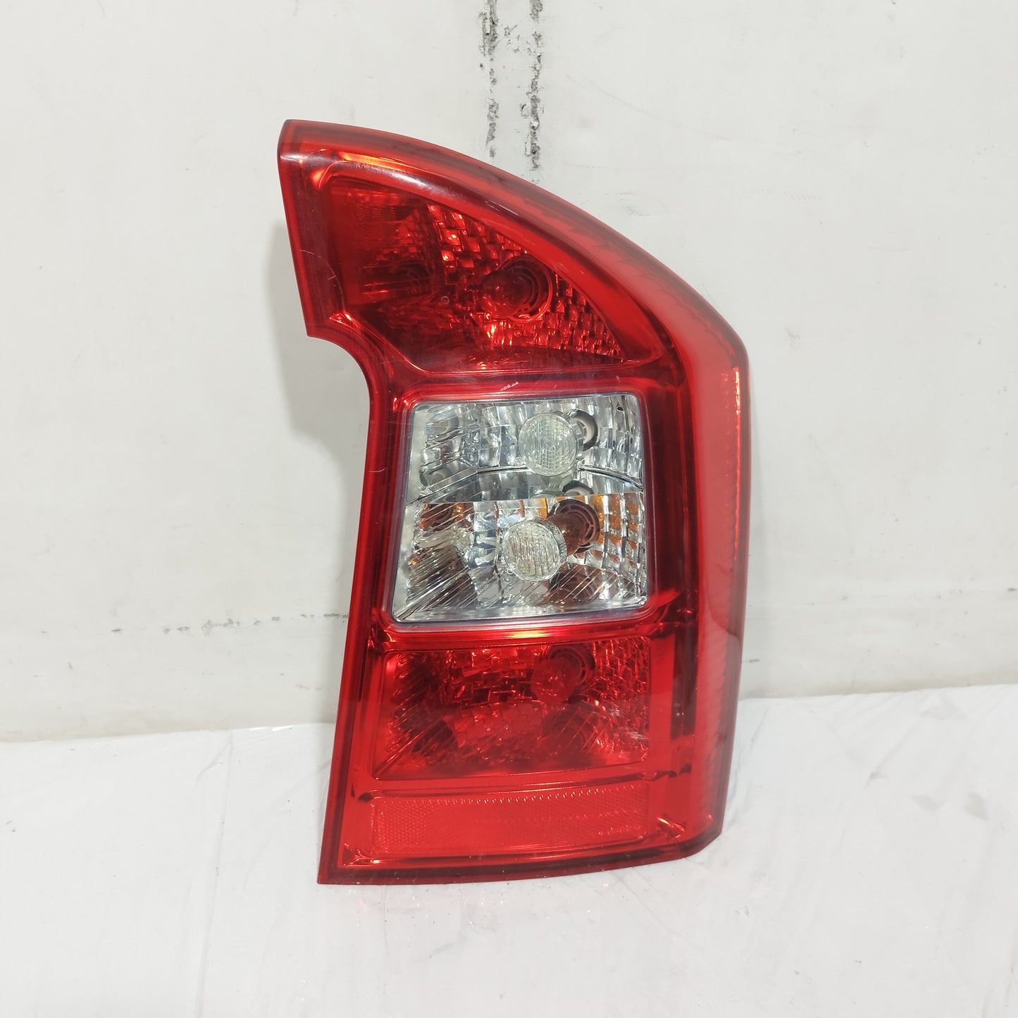 Fanale posteriore dx Kia Carens II 2006-2010 cod: 92402-100 ecoAC16430
