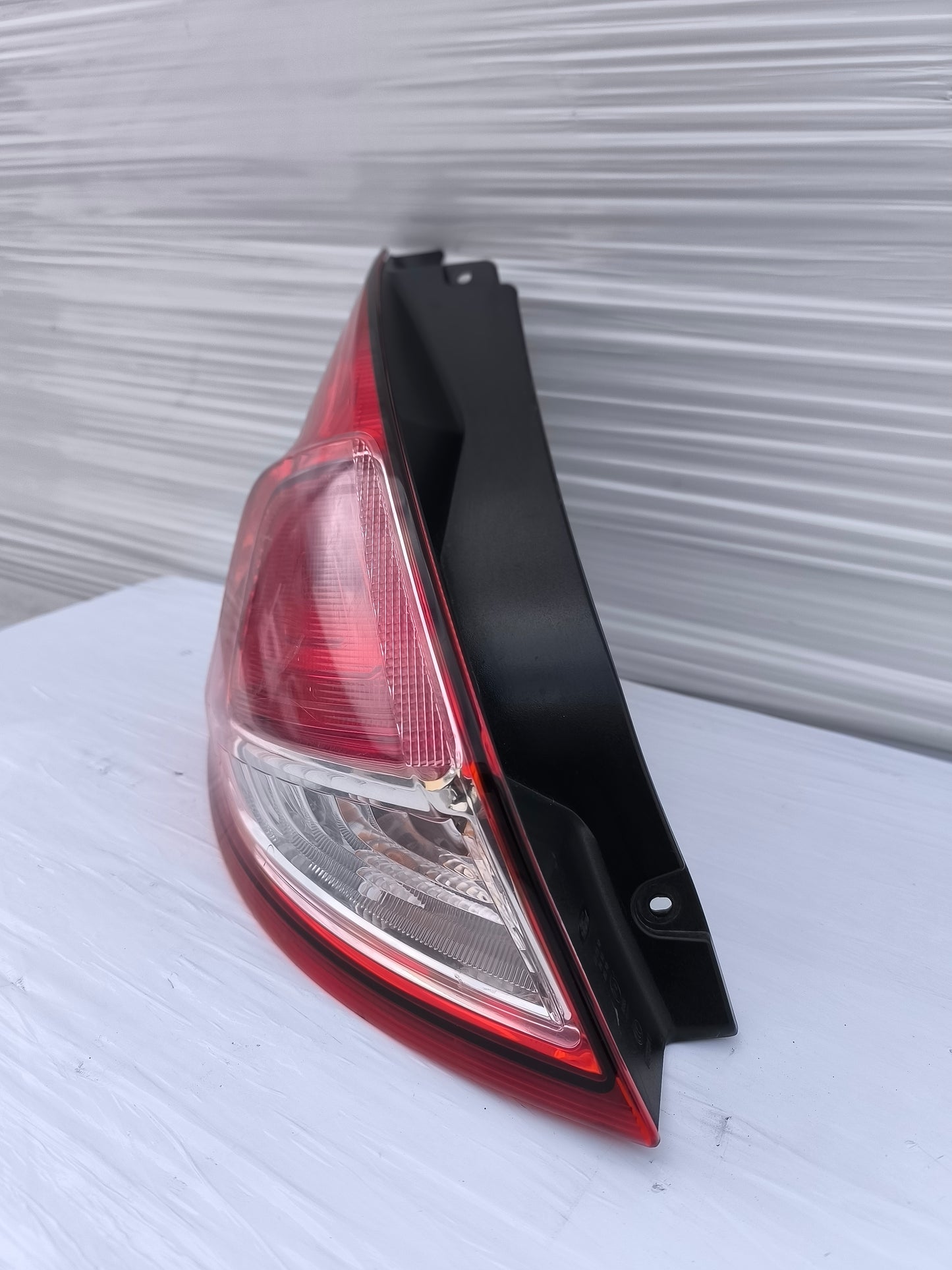 Fanale posteriore sx Ford Fiesta 2011 ecoAG7848