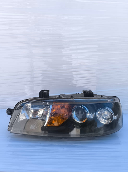 Fanale anteriore sx Fiat Punto 188 2002 marca TYC ecoAG8265