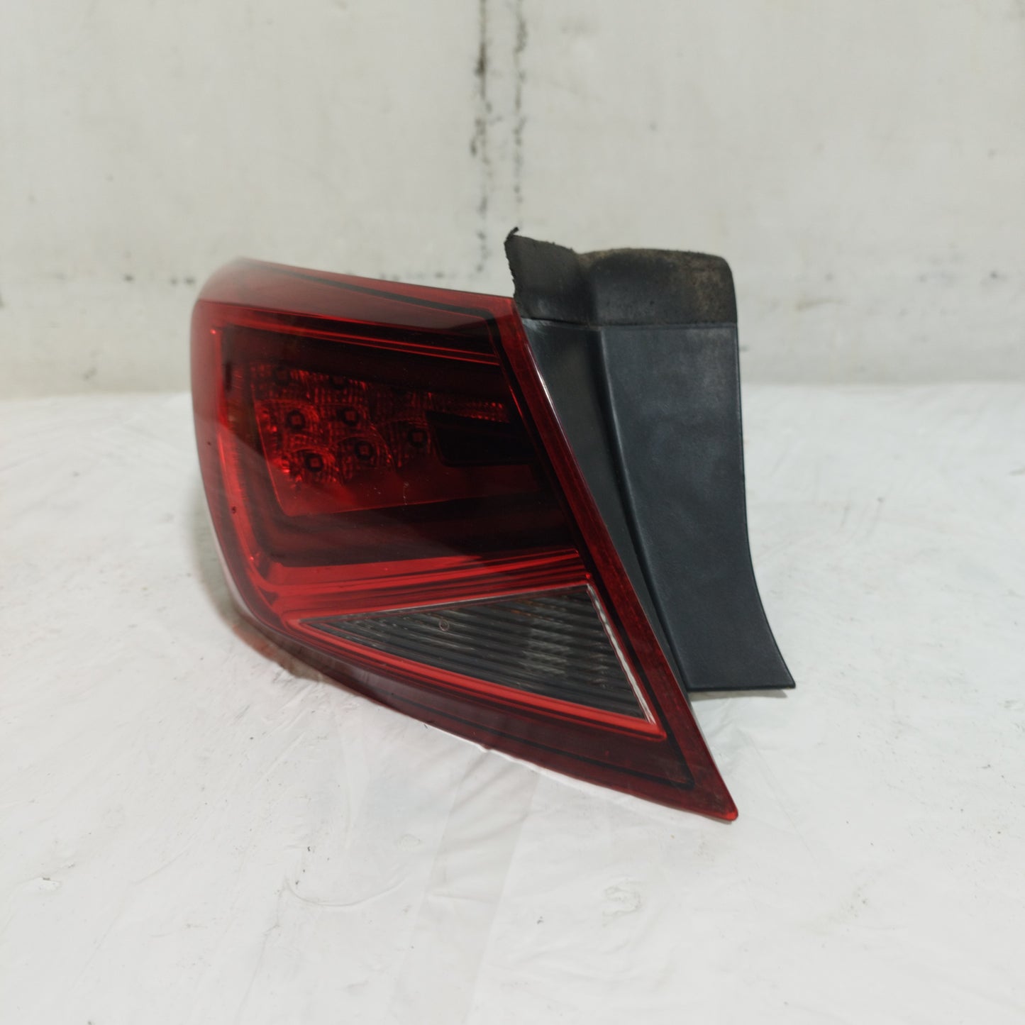 Fanale posteriore sx esterno a led Seat Leon (5F) Berlina 5 porte 2013-2016 ecoAC16065