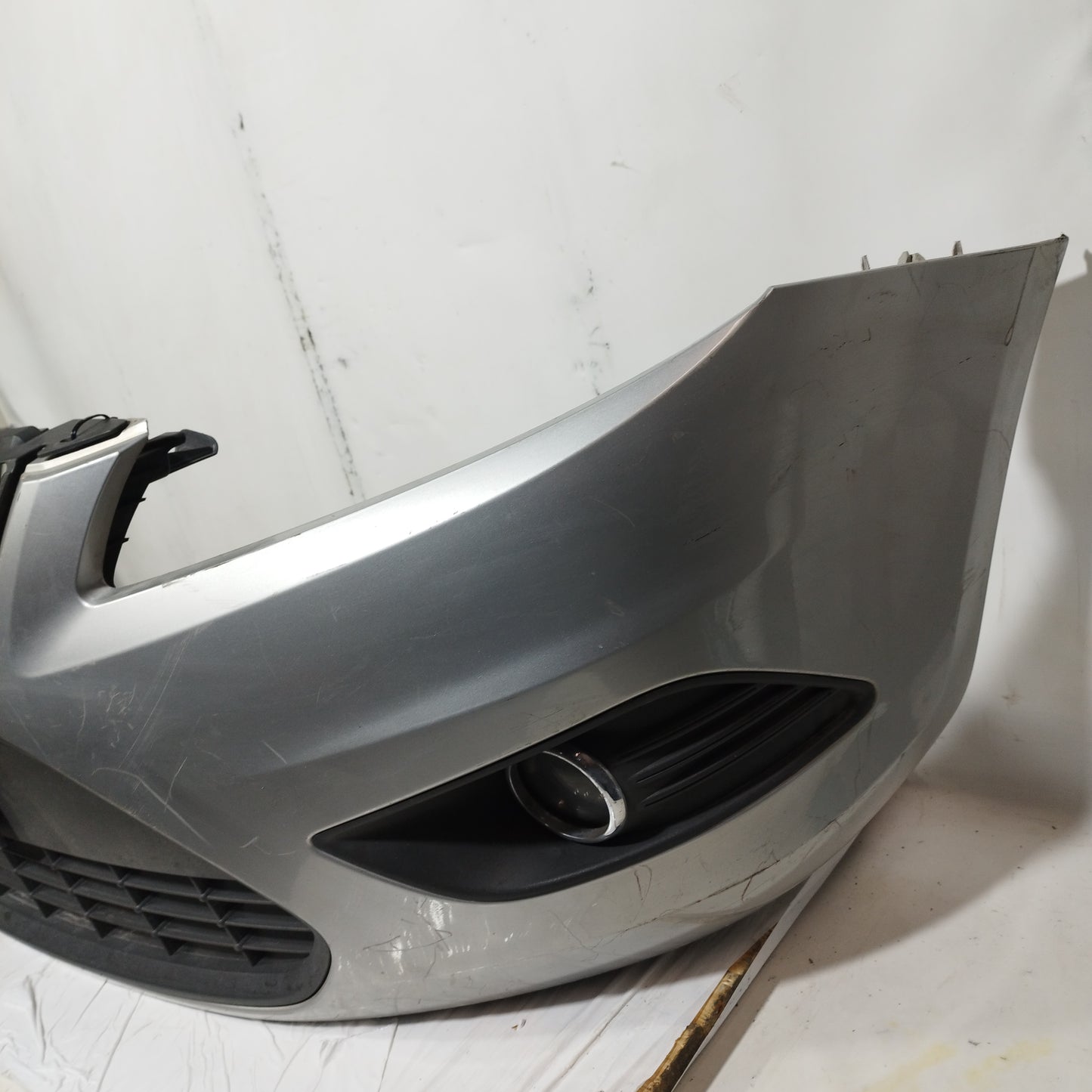 Paraurti anteriore grigio Ford Focus 2011 ecoAC14919
