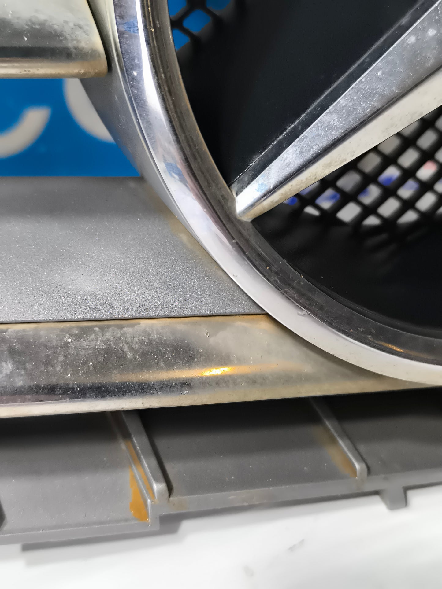 Mercedes A-Class w169 silver grey front grille Cod. A1698881360 ecoAG6209 slightly scratched and chrome plating with signs of wear