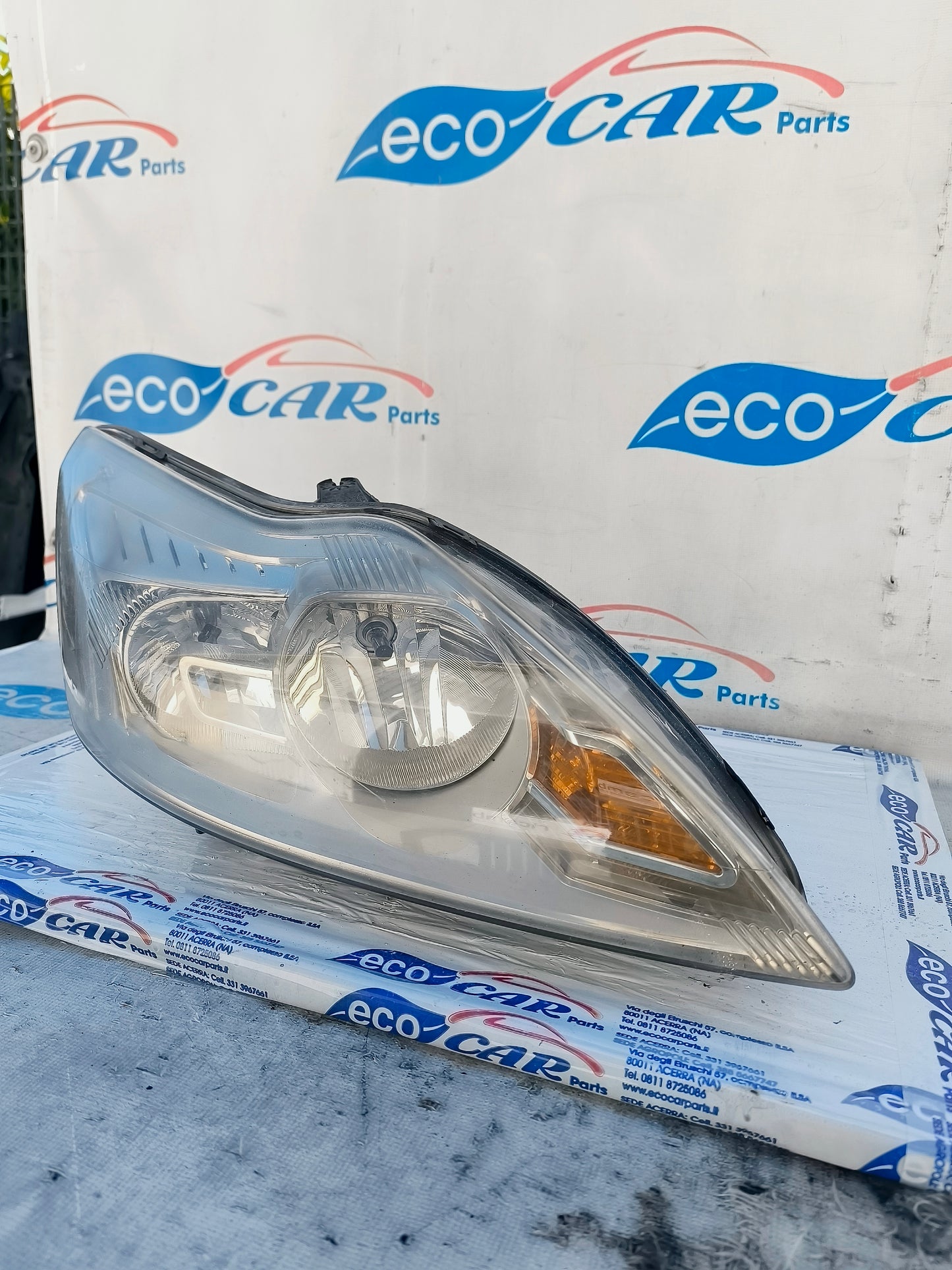 Ford Focus 2009 right front light (grey background) ecoAG6318