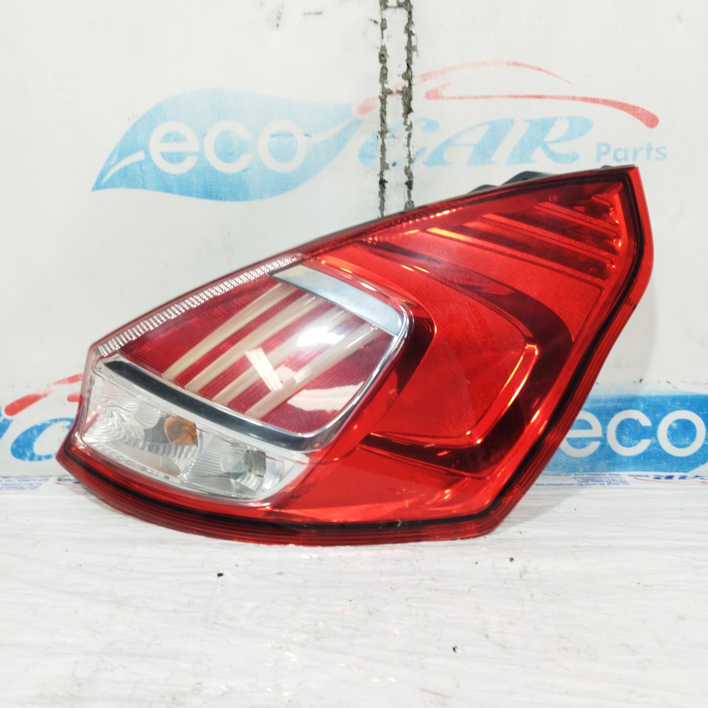 Ford Fiesta 2015 ecoAC10943 right rear light