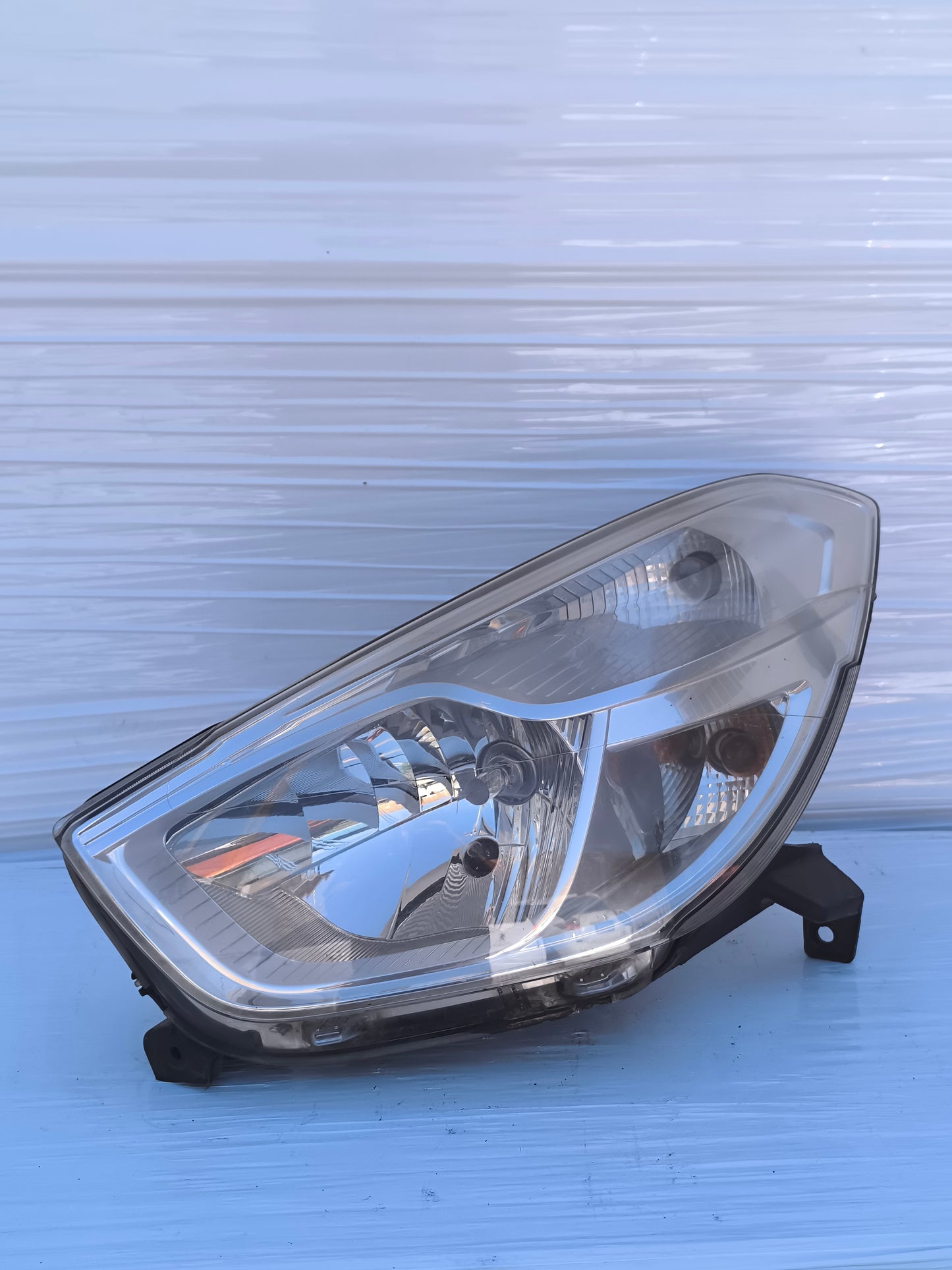 Fanale anteriore sx Dacia Dokker anno 2012-2021 cod: 260607950R ecoAG8385