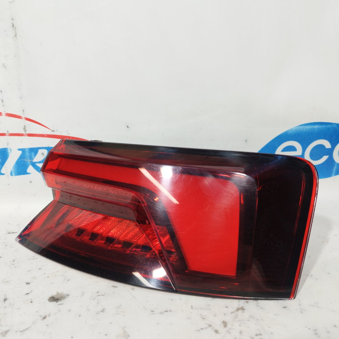 Audi A5 40 G-tron 2019 ecoAC10325 rechte Außenrückleuchte