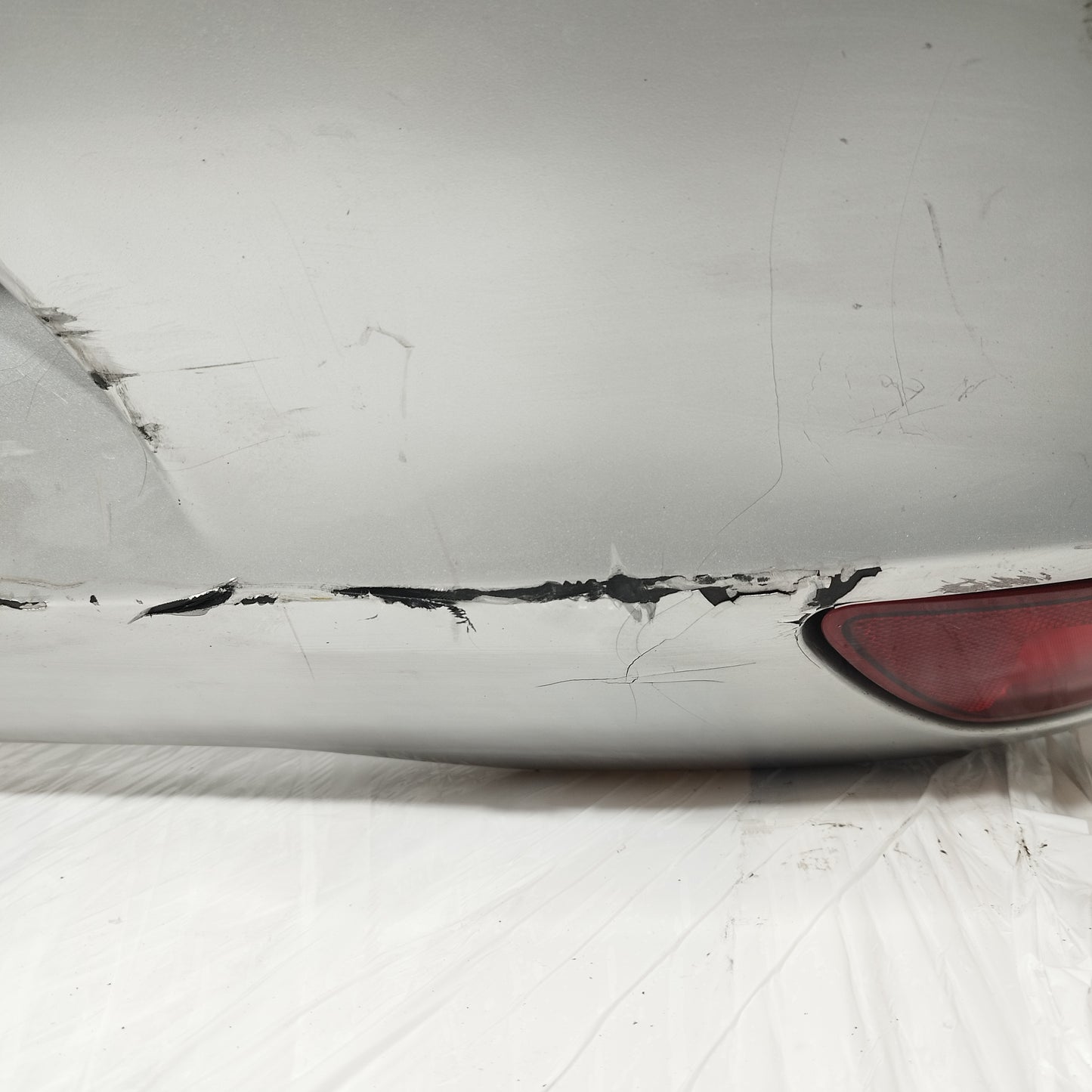 Renault Clio 2010 ecoAC12039 silbergraue Heckstoßstange