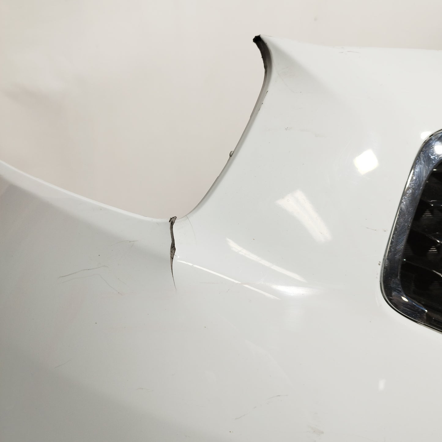 White front bumper Kia Venga 2012 ecoAC10696