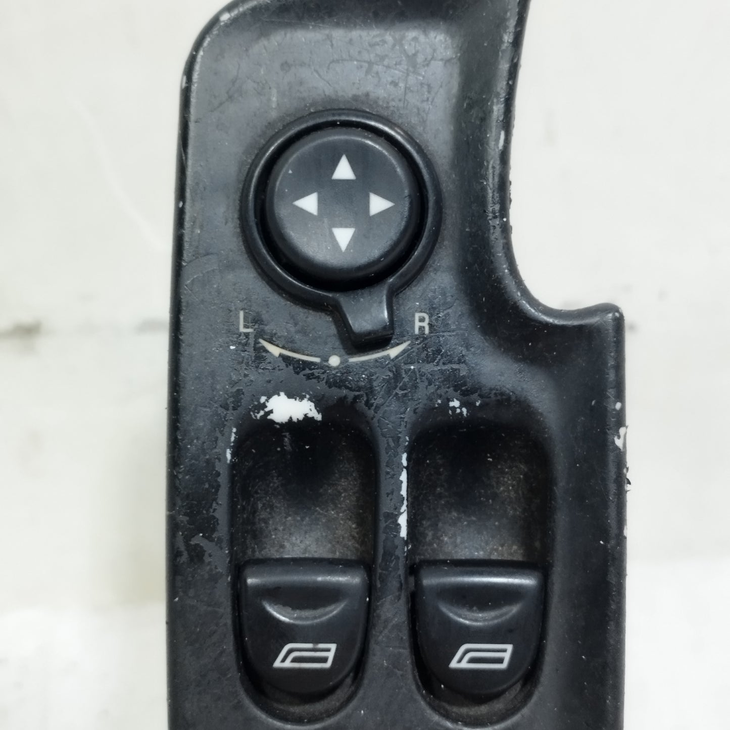 Pulsantiera anteriore sx Alfa Romeo GT 2004 cod: 156071220 ecoAC16602
