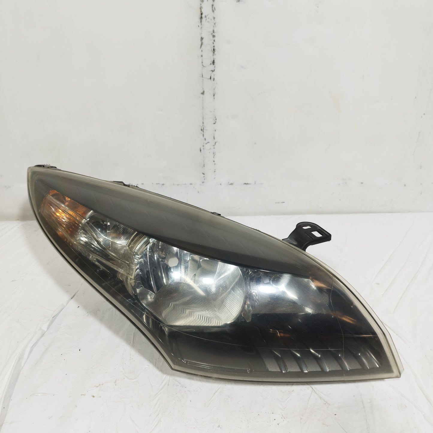 Fanale anteriore dx Renault Megane 2011 cod: 030124420400 ecoAC15104