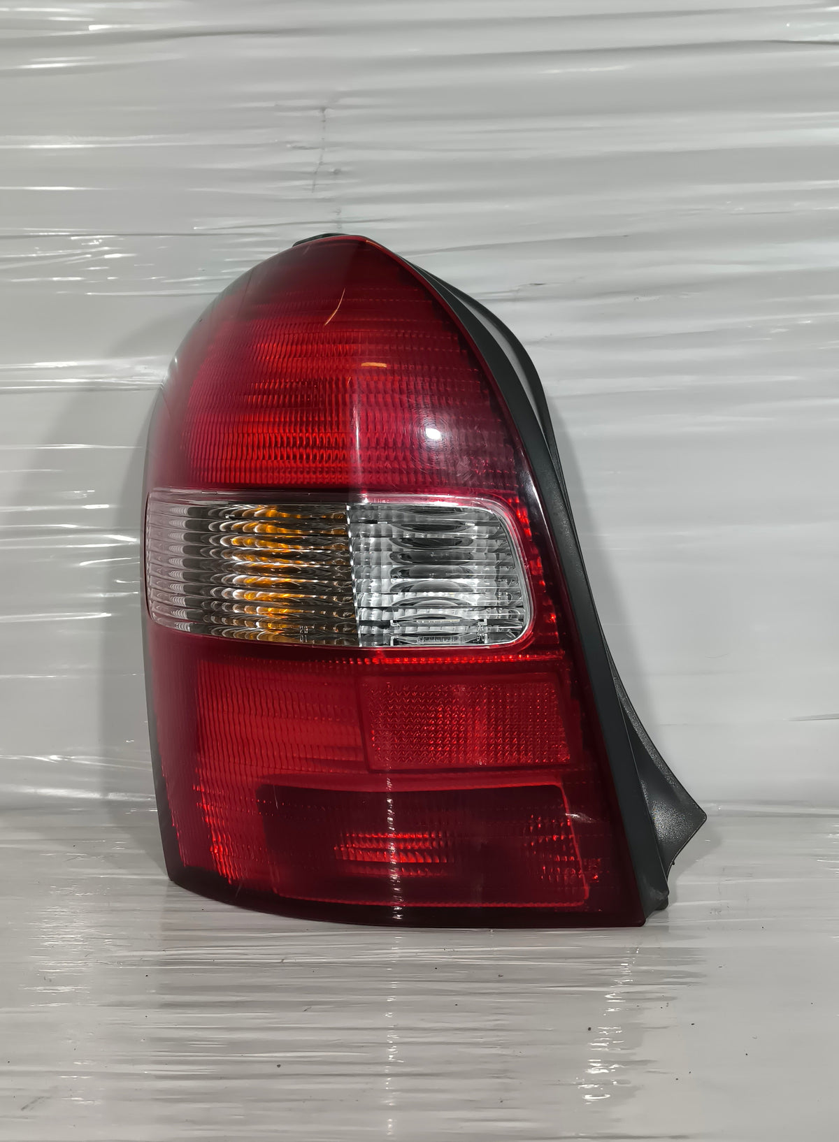 Fanale posteriore sx Mazda 323 Hatchback anno 1998-2000 5 porte ecoAG9849