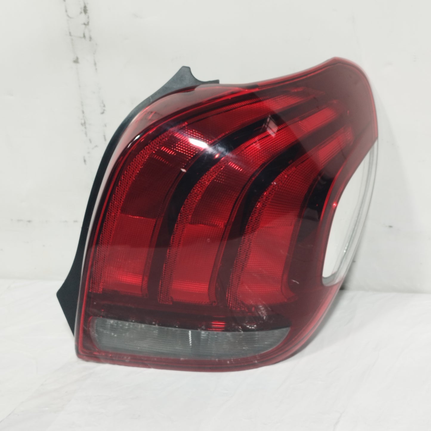 Fanale posteriore dx Peugeot 108 2020 cod: 81550-0H132 ecoAC15052