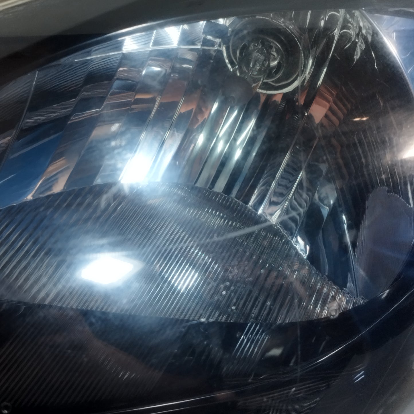 Fanale anteriore sx Mazda 2 II serie (DE) 2010-2014 Restyling cod: DR6151040 ecoAC16433