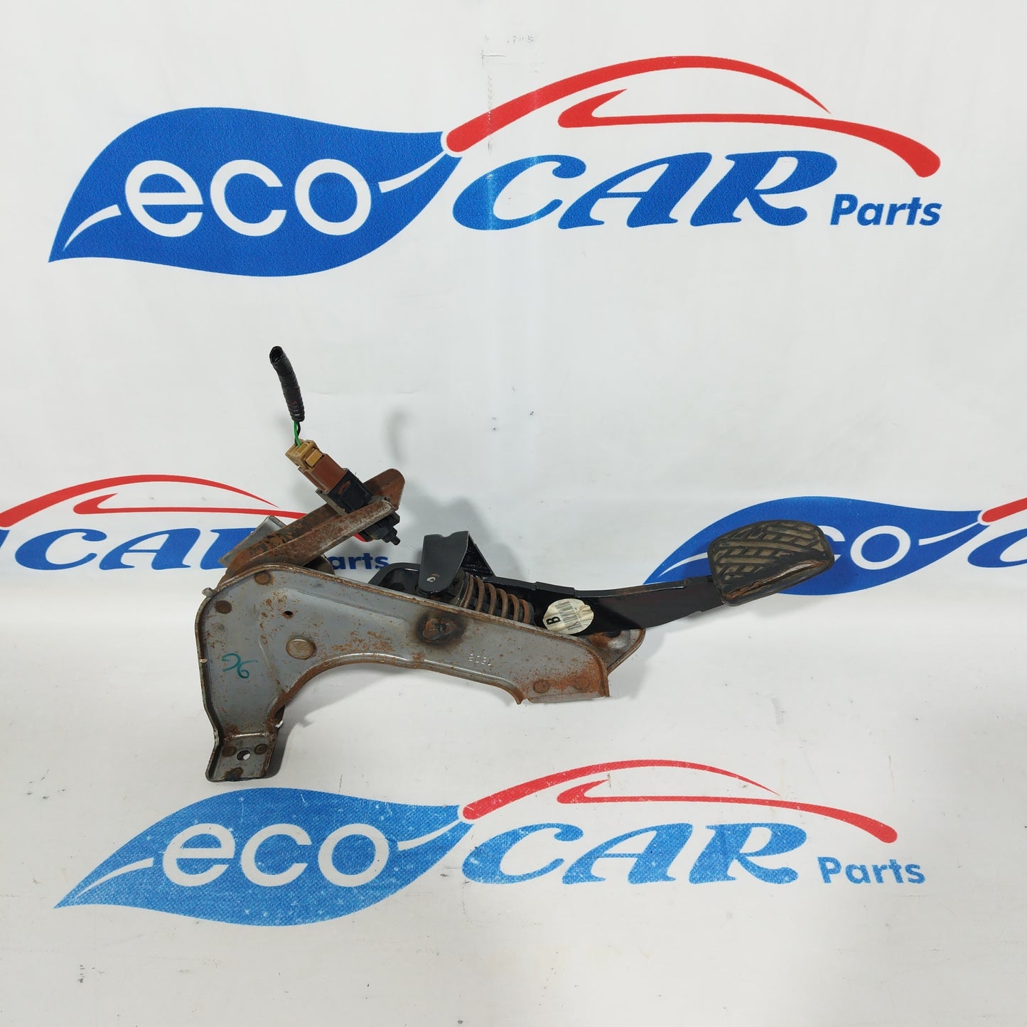 Pedale frizione Nissan Qashqai 2008 1.5dci  codice E001U50X11 ecoAC1018