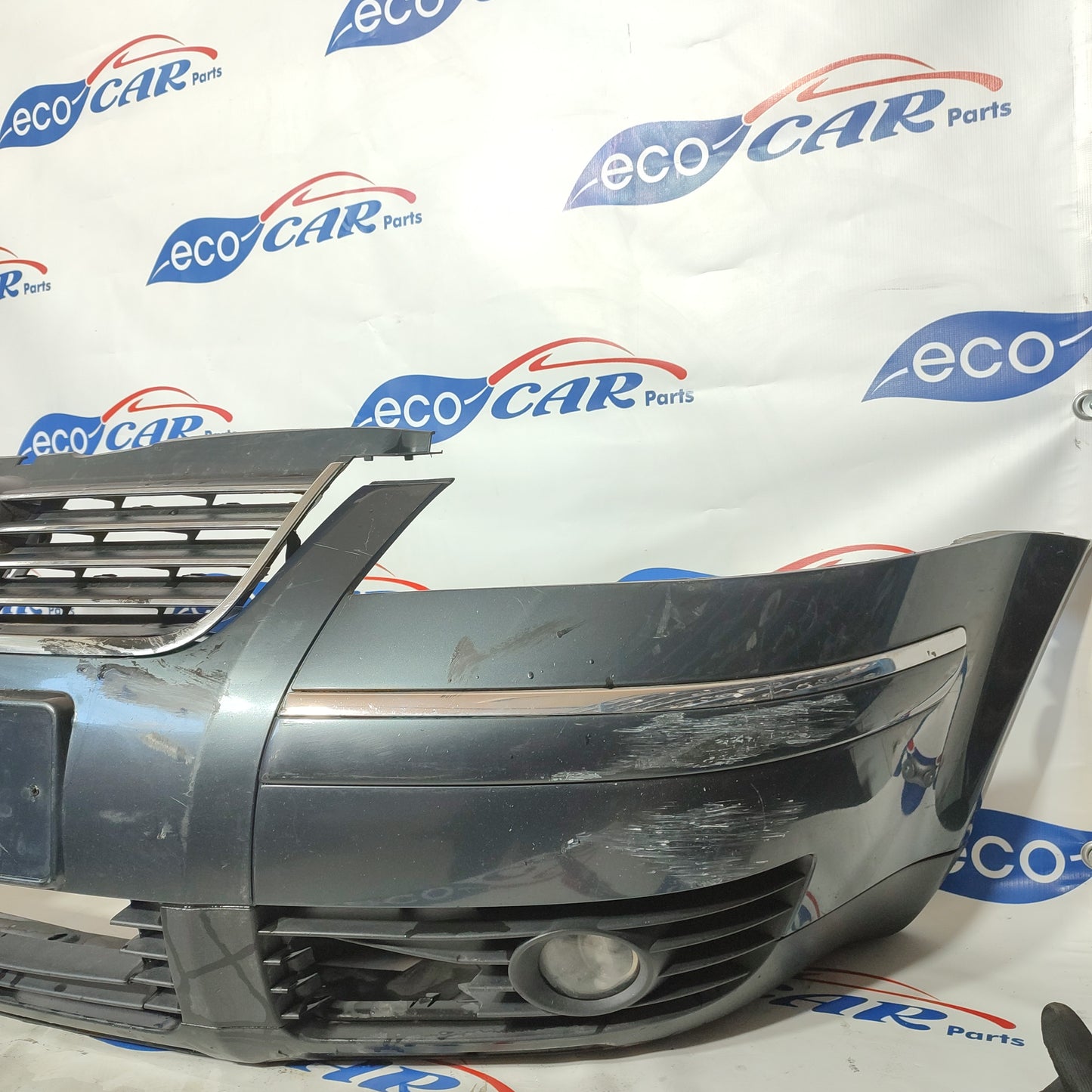 Front bumper gunmetal gray Volkswagen Passat 2004 ecoAG829