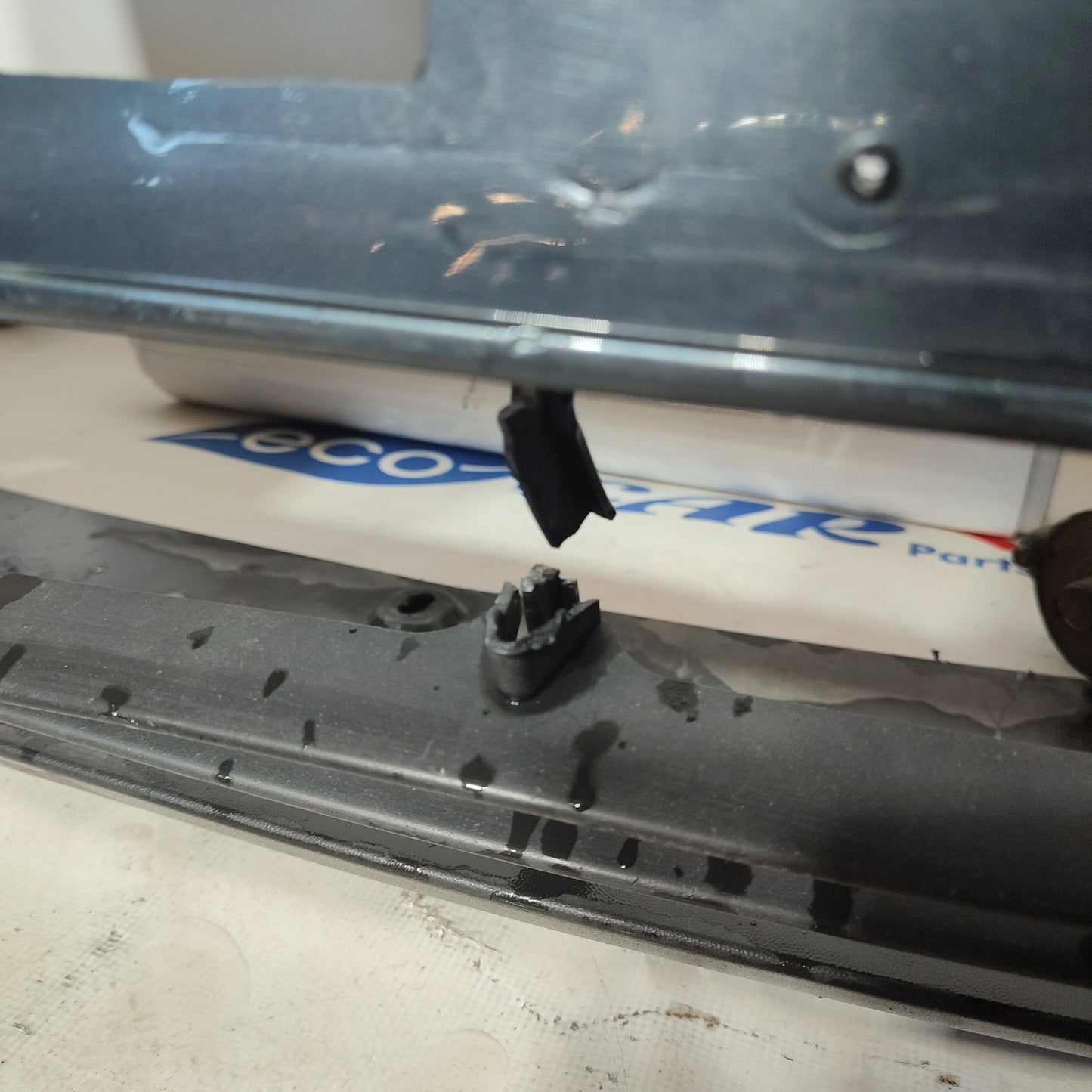 Front bumper gunmetal gray Volkswagen Passat 2004 ecoAG829