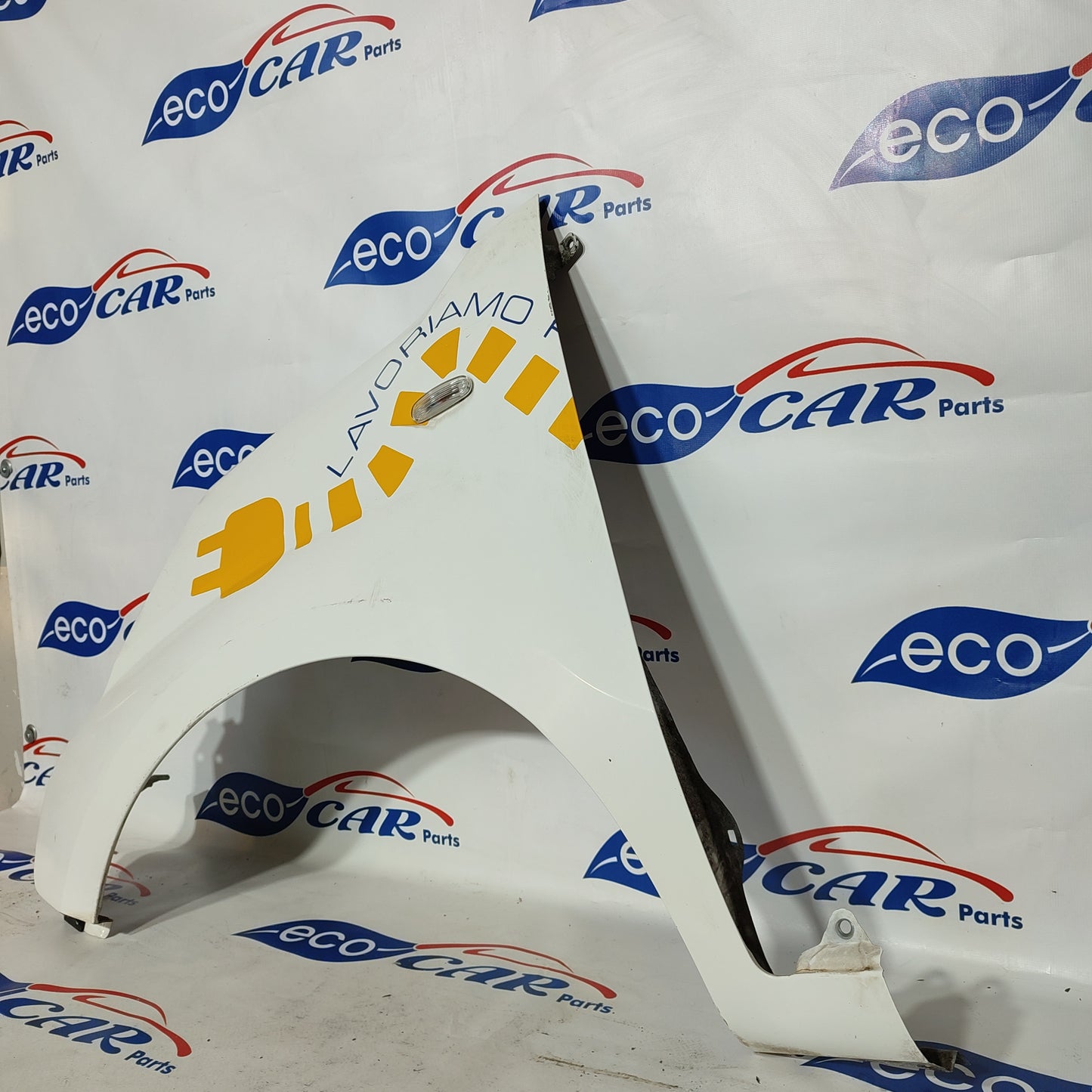Linker weißer Kotflügel Fiat Fiorino 2011 ecoAG867
