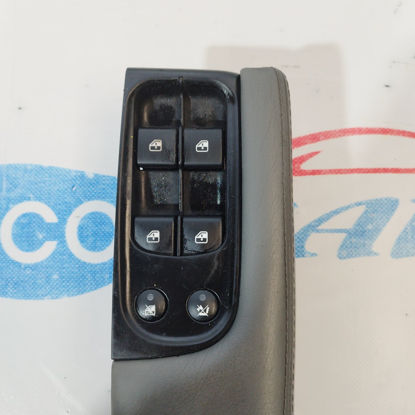 Bedienfeld vorne links mit 4 Tasten Maserati Quattroporte GTS 2012 Code 501201340027 ecoAC1698