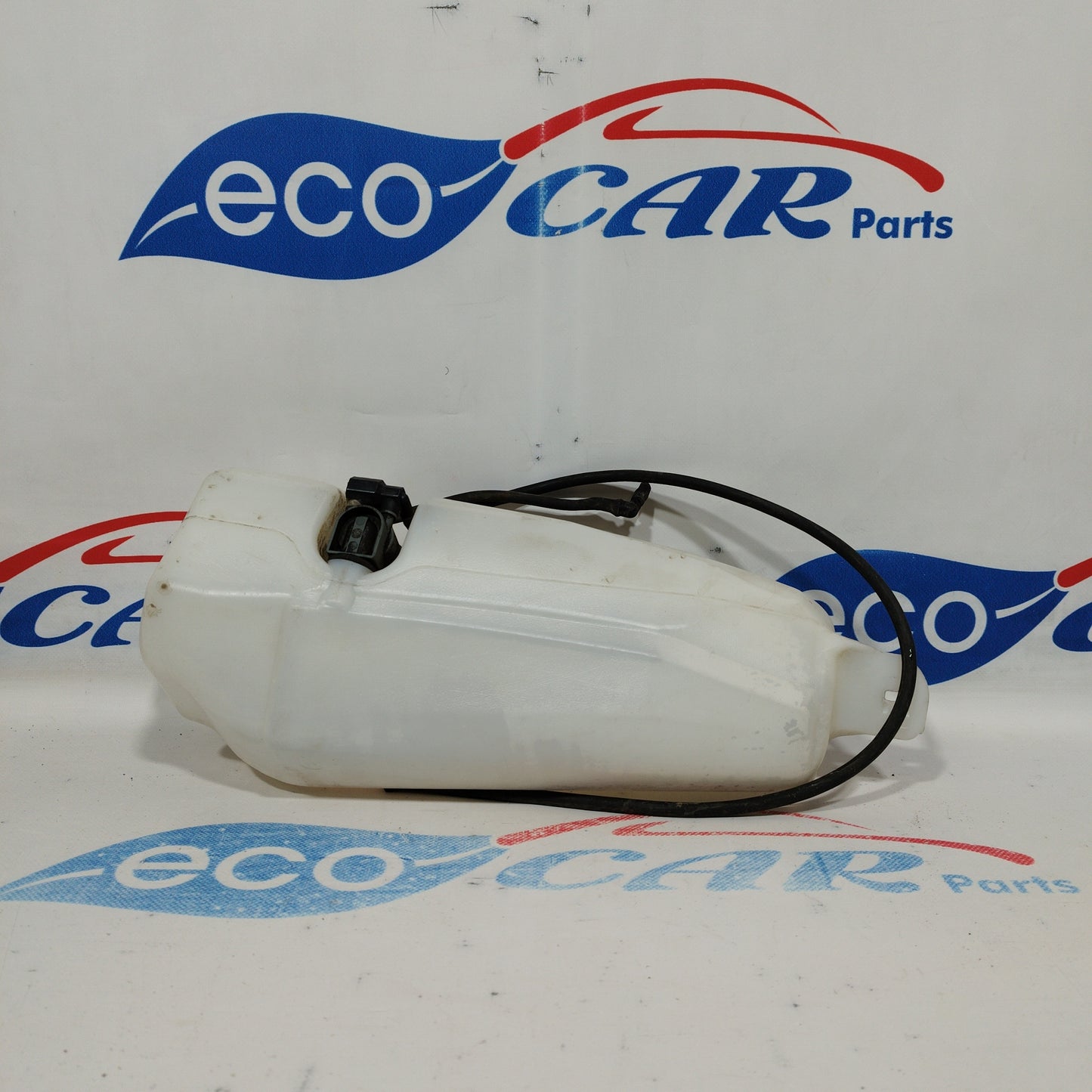 Windscreen wiper reservoir Dacia Sandero 2010 code 8200210002 ecoAC2134