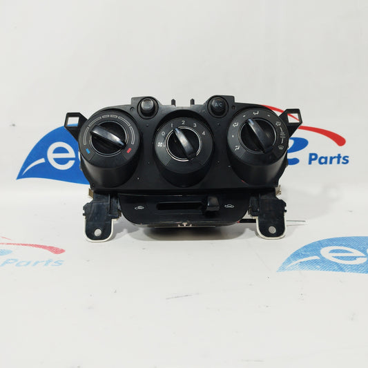 Mazda 2 2010 ecoAC2428 Manuelle Klimaanlagen-Bedieneinheit