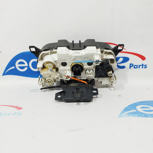 Mazda 2 2010 ecoAC2428 Manuelle Klimaanlagen-Bedieneinheit