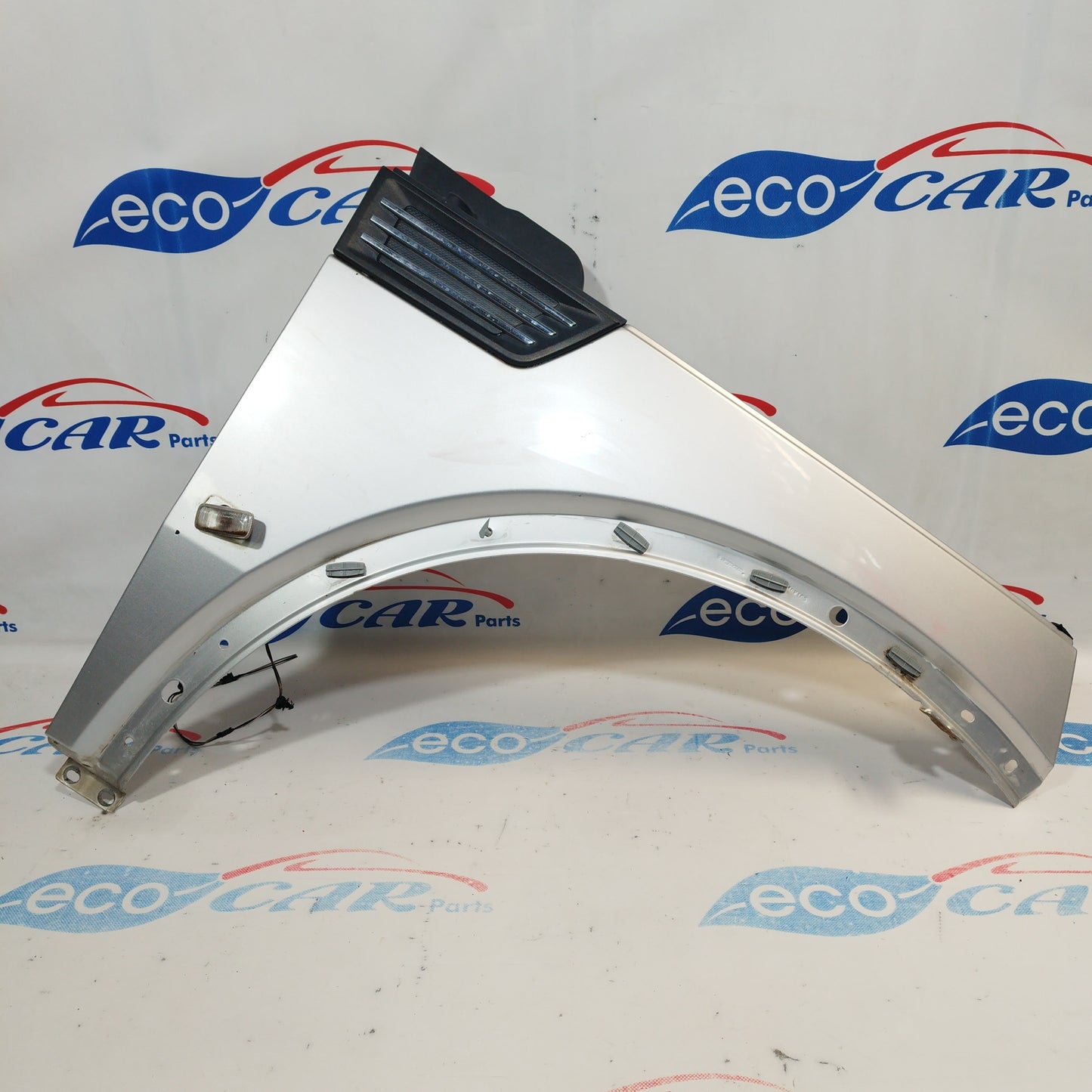 Silbergrauer rechter Kotflügel Dodge Nitro 2007 ecoAC2580